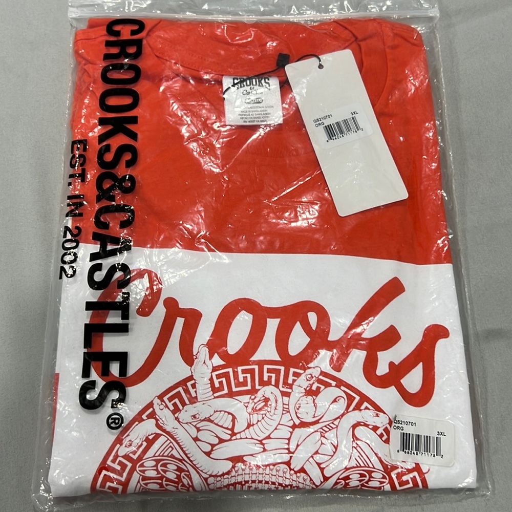 CROOKS & CASTLE MEN’S TEE SHIRT